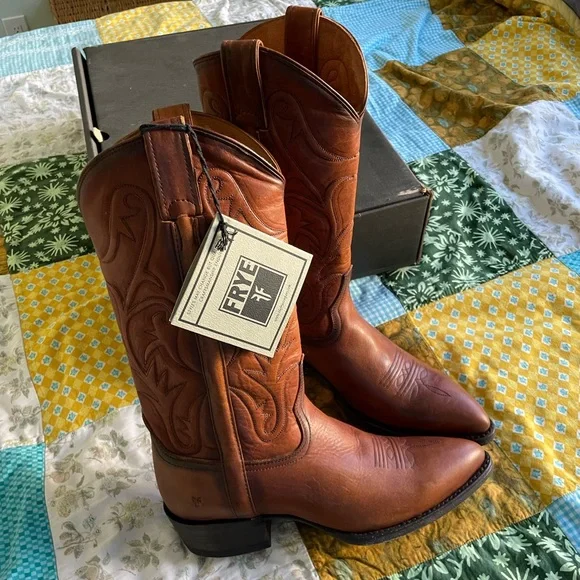 Frye Bruce cowboy boots - Picture 1 of 8